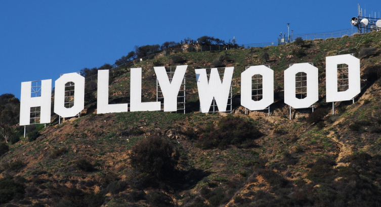 JUST IN: Hollywood Legend Found Dead… Fans Heartbroken